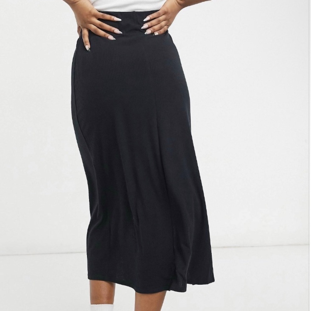 ASOS DESIGN ribbed midi thigh high split Slit skirt in black - Picture 2 of 7